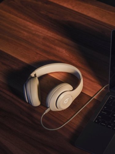 Beats - Studio Pro - Wireless Noise Cancelling Over-the-Ear Headphones - Sandstone