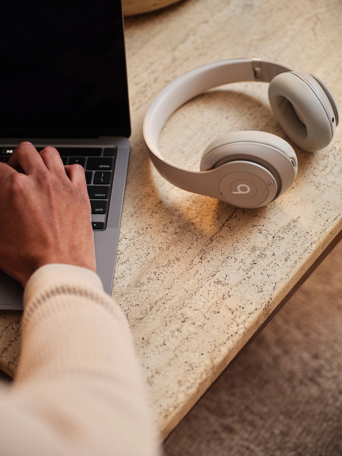 Beats - Studio Pro - Wireless Noise Cancelling Over-the-Ear Headphones - Sandstone