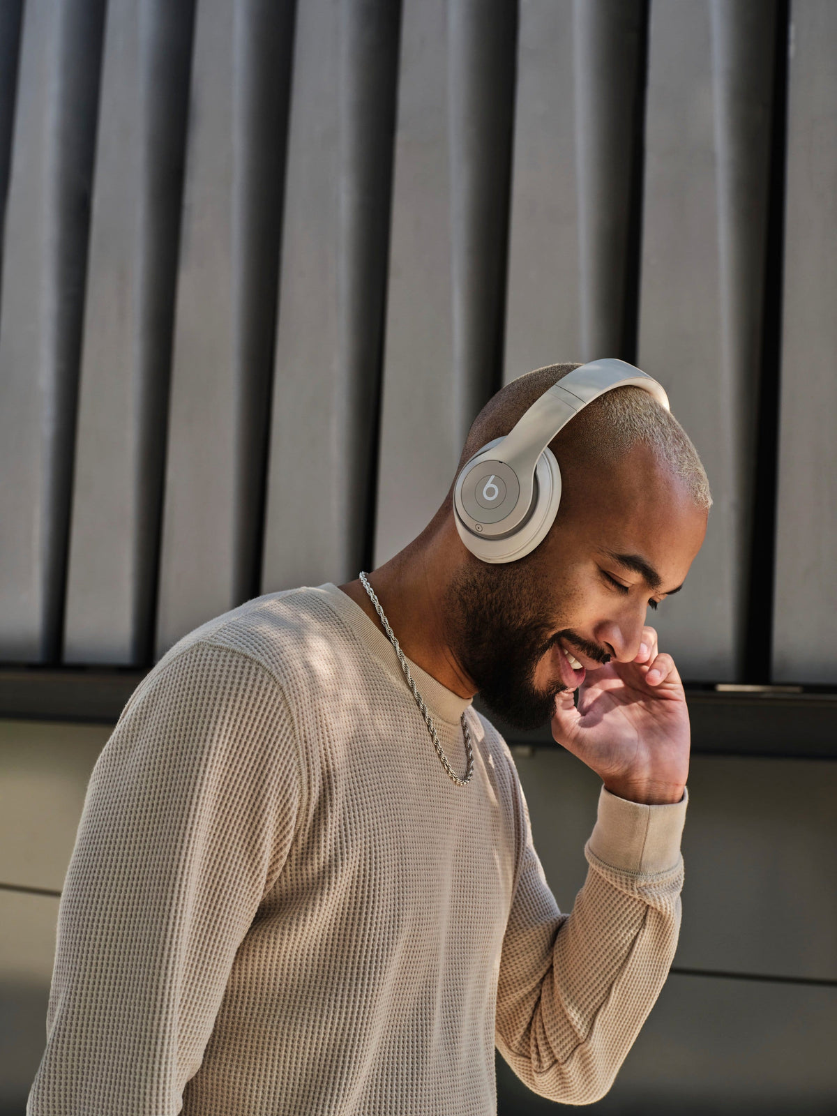 Beats - Studio Pro - Wireless Noise Cancelling Over-the-Ear Headphones - Sandstone
