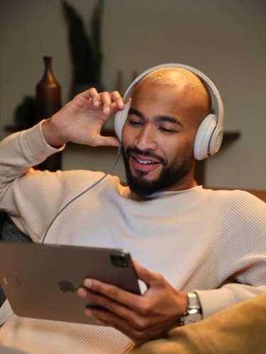 Beats - Studio Pro - Wireless Noise Cancelling Over-the-Ear Headphones - Sandstone