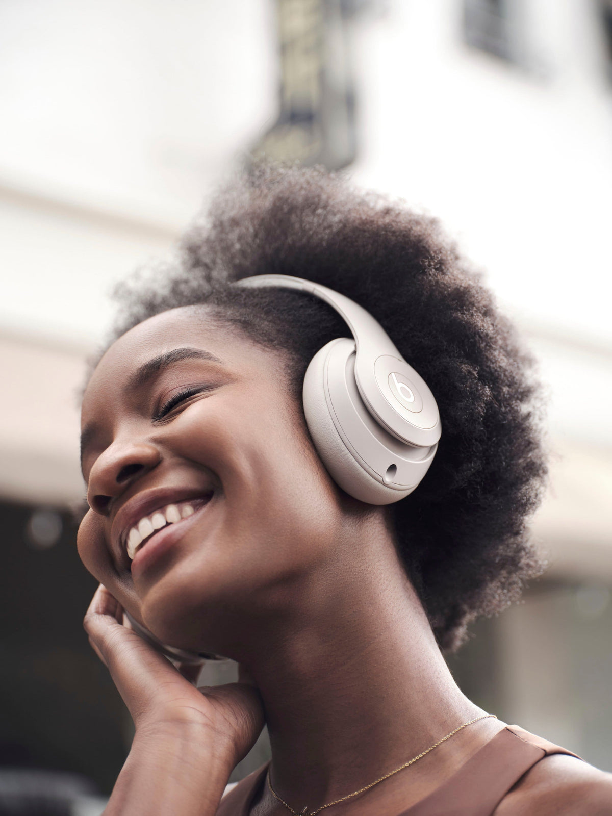 Beats - Studio Pro - Wireless Noise Cancelling Over-the-Ear Headphones - Sandstone