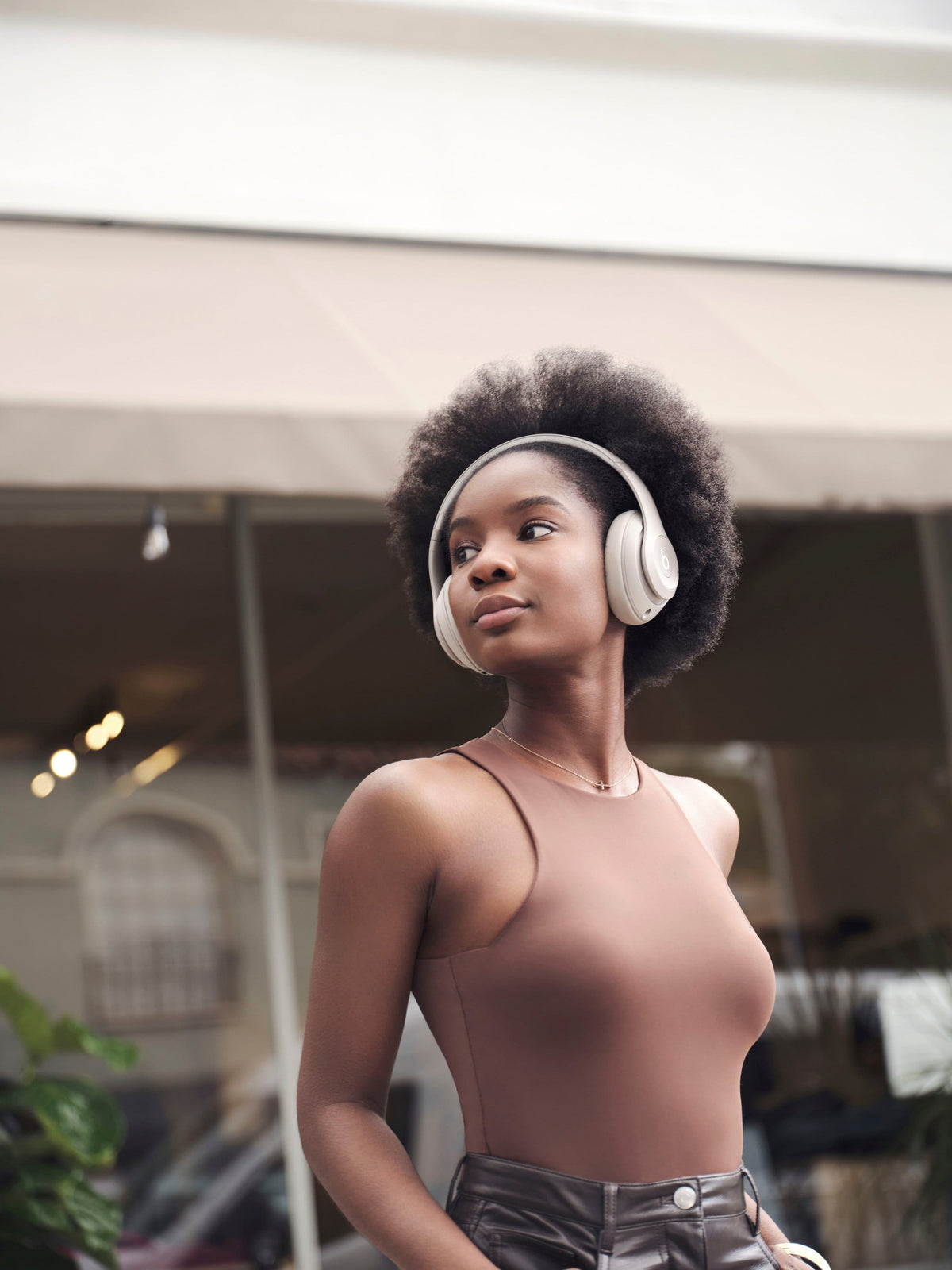 Beats - Studio Pro - Wireless Noise Cancelling Over-the-Ear Headphones - Sandstone