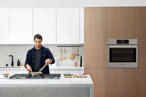 Bosch - 800 Series 30" 4.6 Cu. Ft. Built-In Single Electric Smart Wall Oven with True Convection - Stainless Steel