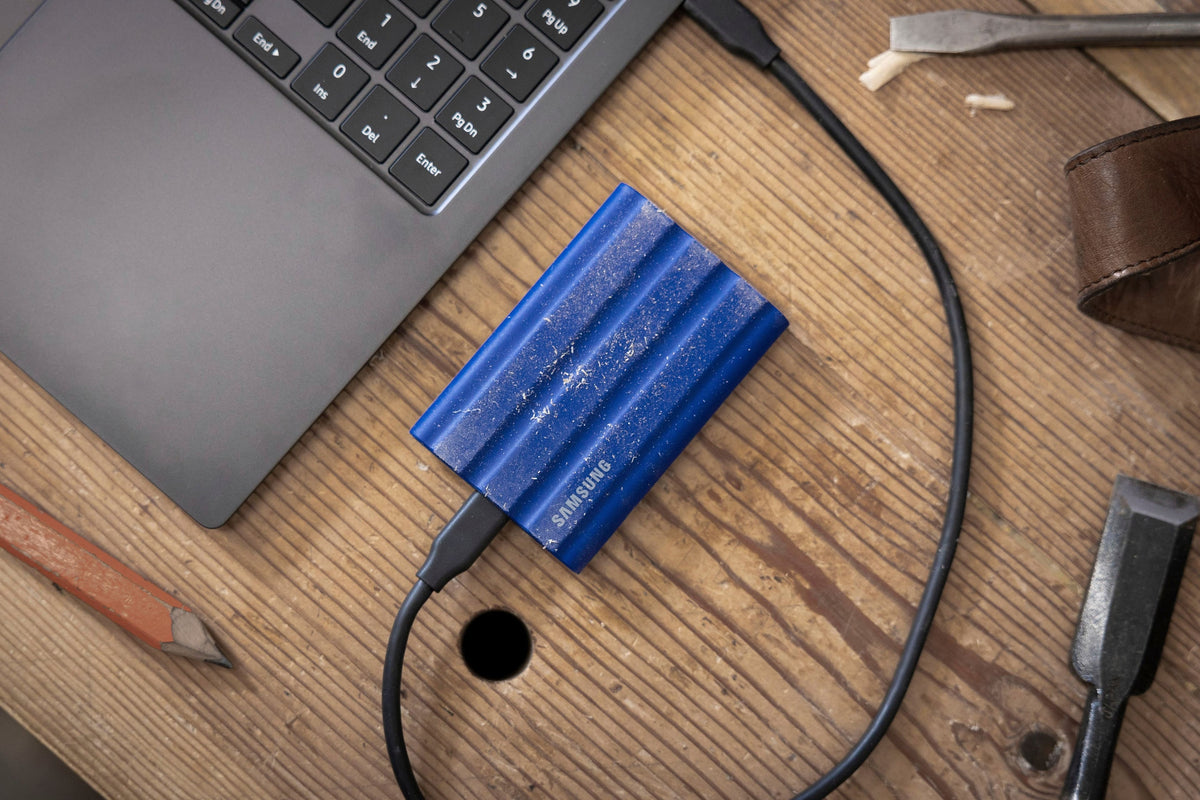 Samsung - Geek Squad Certified Refurbished T7 Shield 1TB External USB 3.2 Gen 2 Rugged SSD IP65 Water Resistant - Blue