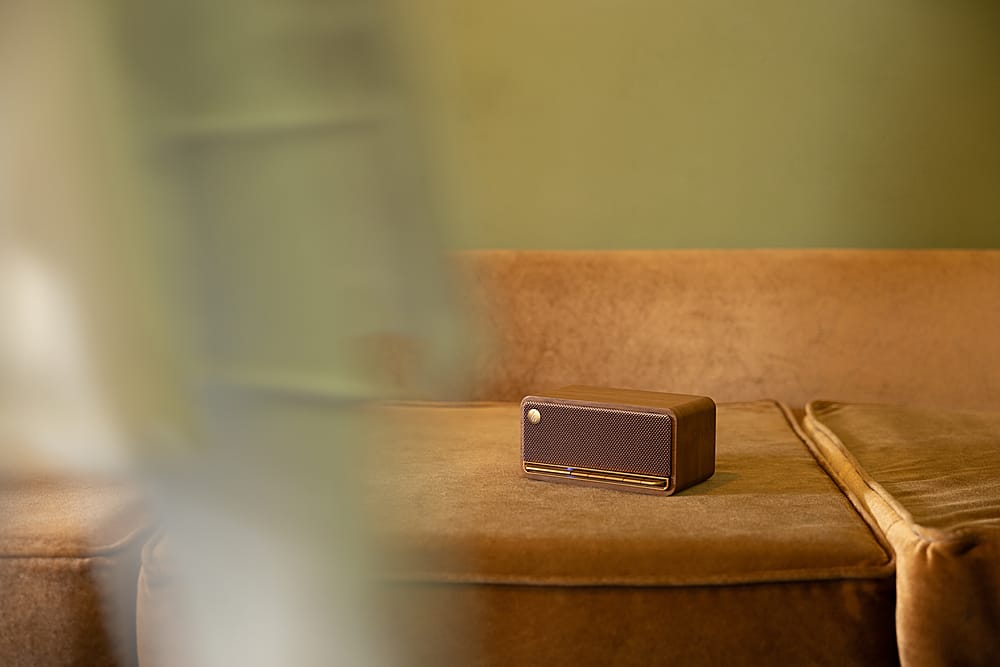Edifier - MP230 Portable Bluetooth Speaker - Wood