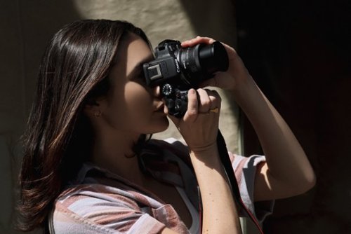 Canon - EOS R10 Mirrorless Camera (Body Only) - Black