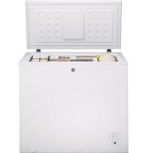 GE - 7.0 Cu. Ft. Garage-Ready Chest Freezer - White
