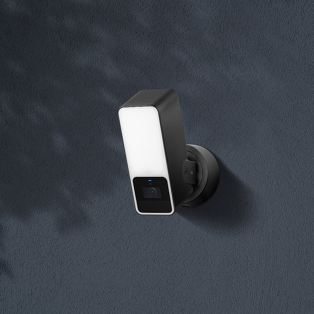 Eve - Outdoor Cam - Secure floodlight camera with Apple HomeKit Secure Video technology - White