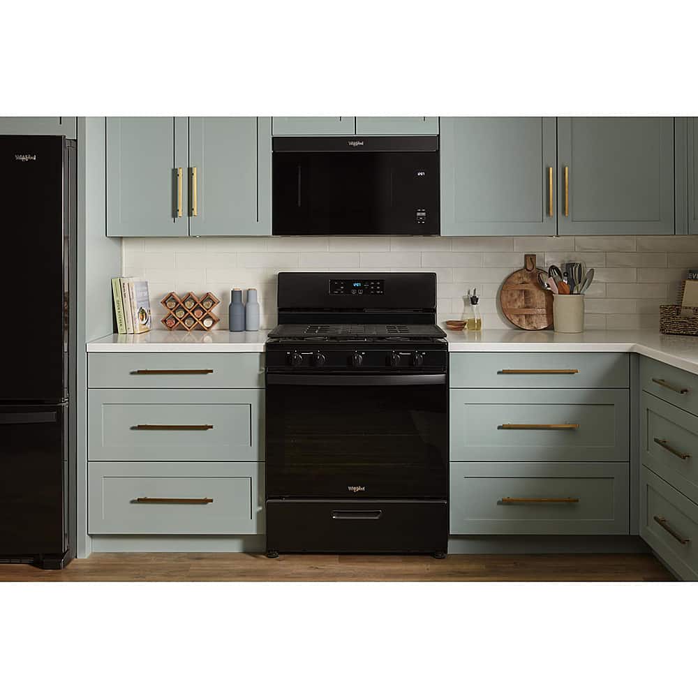 Whirlpool - 30 in. Wide 5 burners 5.1 cu. ft. Freestanding Gas Range with Edge to Edge Cooktop - Black