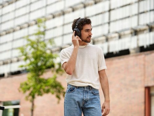 Sennheiser - MOMEMTUM 4 Wireless Adaptive Noise-Canceling Over-The-Ear Headphones - Black