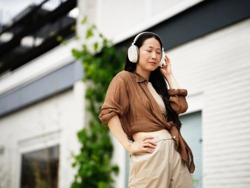 Sennheiser - MOMENTUM 4 Wireless Adaptive Noise-Canceling Over-The-Ear Headphones - White