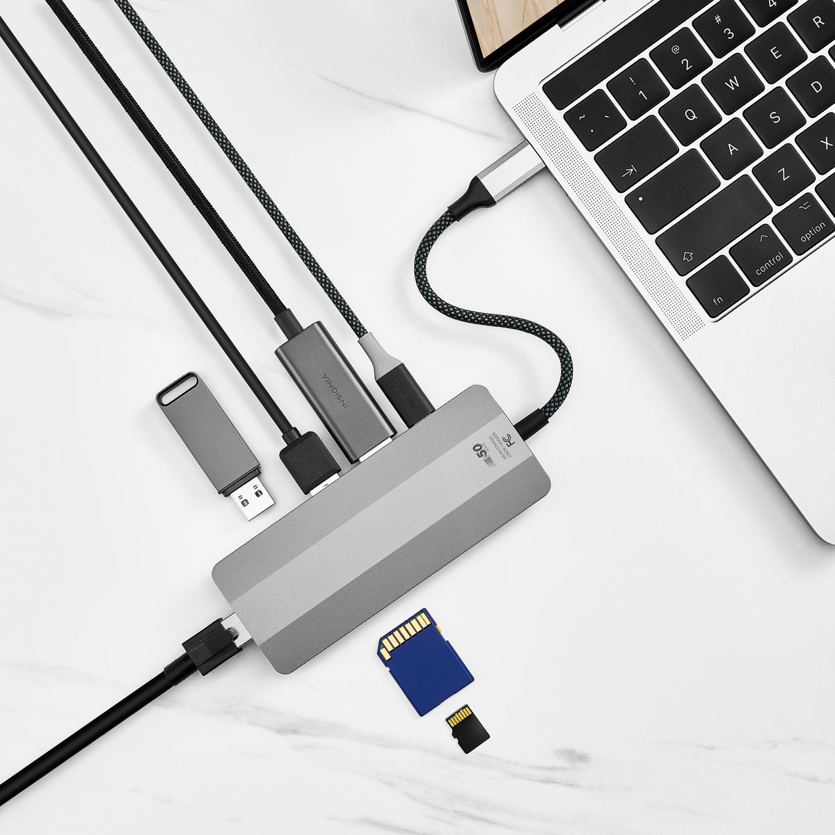Insignia™ - 7-Port USB-C Hub - Gray