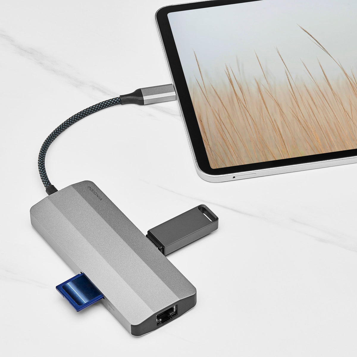 Insignia™ - 7-Port USB-C Hub - Gray