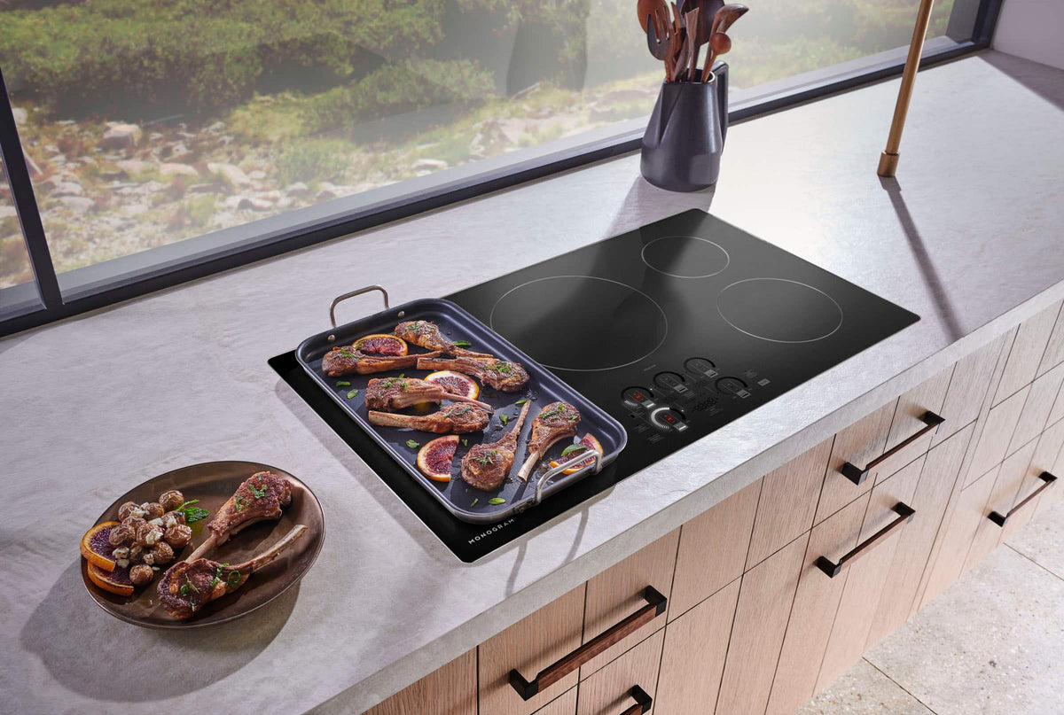 Monogram - 36" Built-In Electric Cooktop with 5 Induction Cooking Elements and Precision Temperature Control - Black Graphite