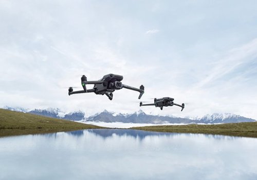 DJI - Geek Squad Certified Refurbished Mavic 3 Classic and Remote Controller with Built-in Screen - Gray