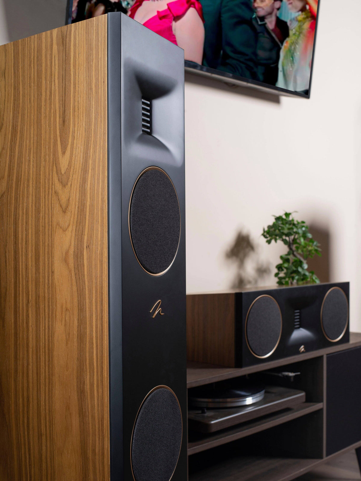 MartinLogan - Motion XT C100 2.5-Way Center-Channel with Dual 6.5” Midbass Drivers (Each) - Gloss Black