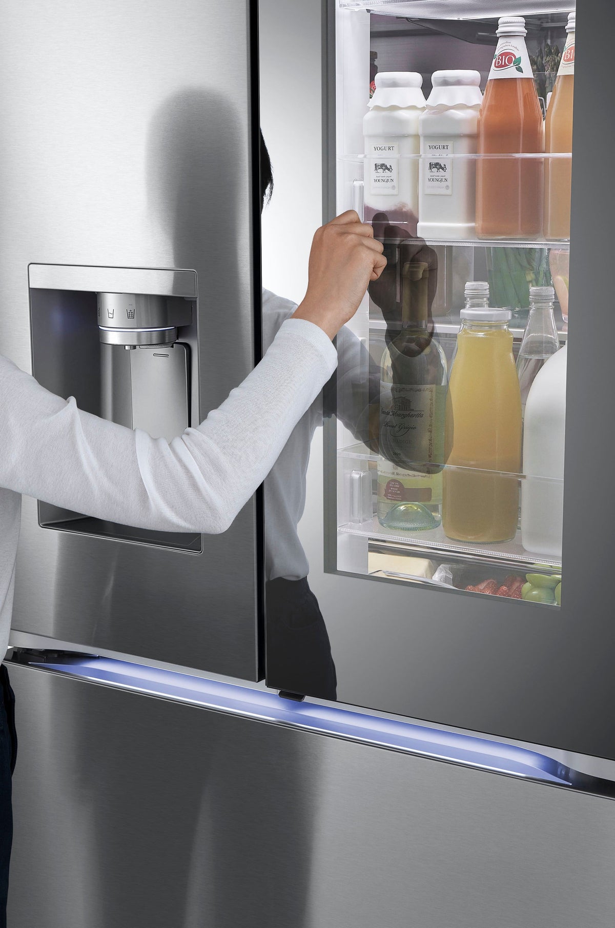 LG - 36-in Wide Counter-Depth MAX 25.5 Cu. Ft. French Door Smart Refrigerator with Mirror InstaView - Stainless Steel