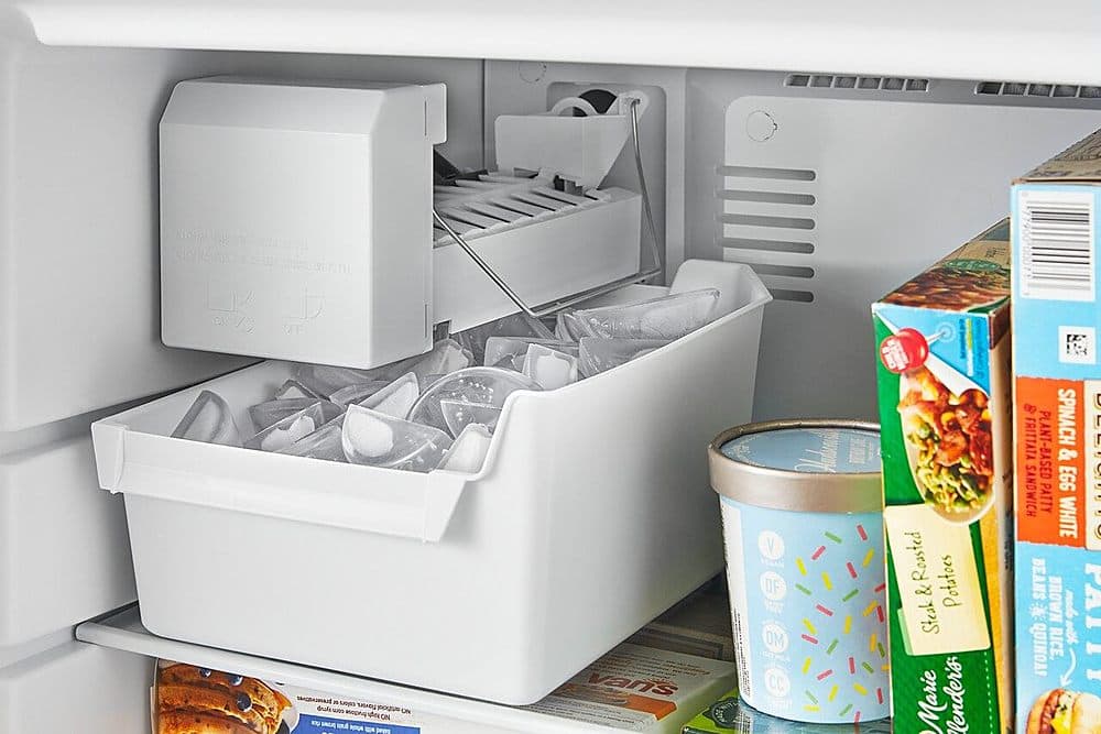 Amana - 24 in. Wide 16.4 cu. ft. Top-Freezer Refrigerator - White