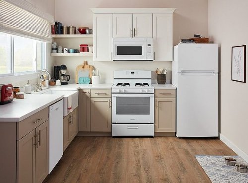Amana - 24 in. Wide 16.4 cu. ft. Top-Freezer Refrigerator - White