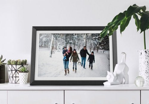 Aluratek - 10" IPS LCD Wi-Fi Touchscreen Digital Photo Frame - Black