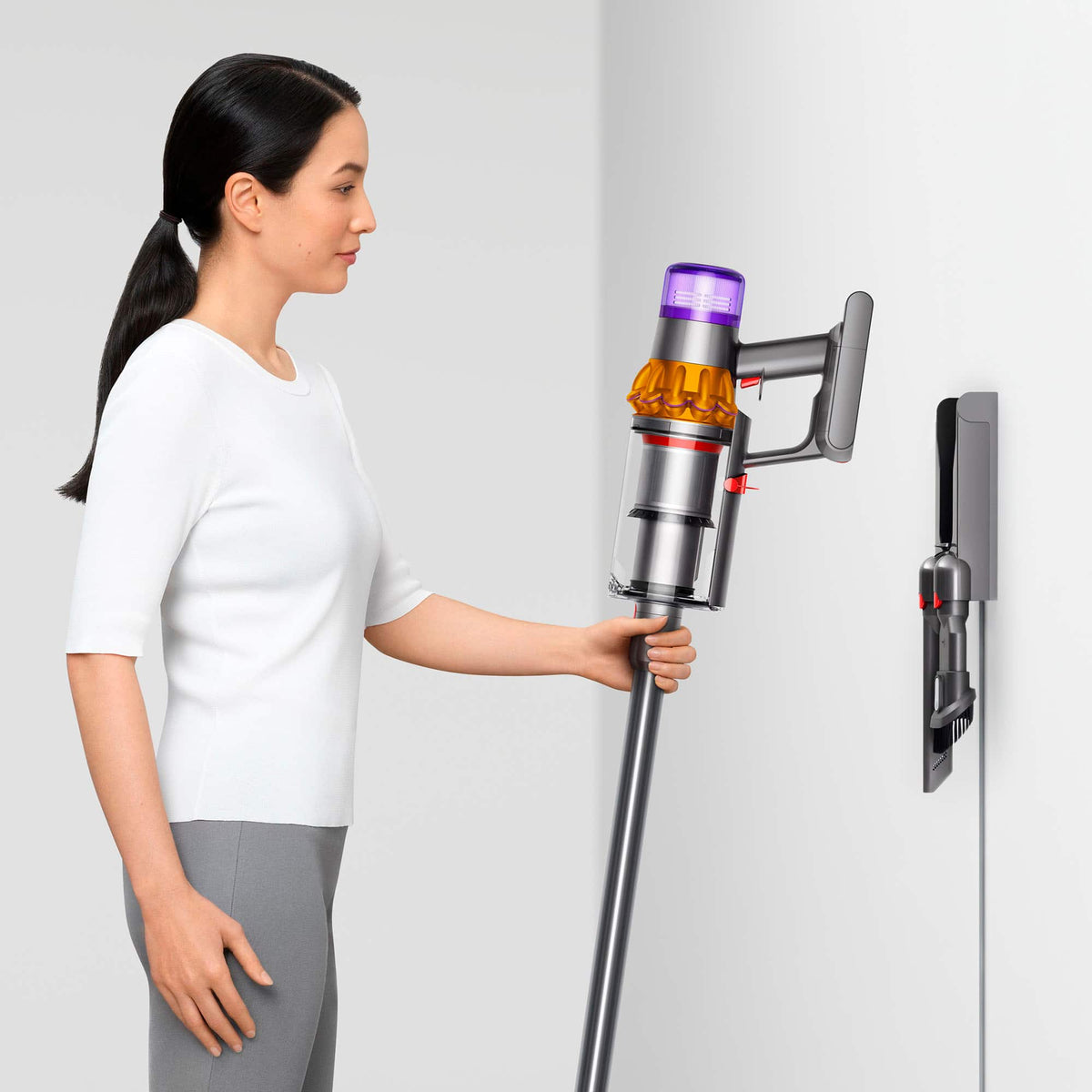 Dyson - V15 Detect Extra Cordless Vacuum with 10 accessories - Yellow/Nickel