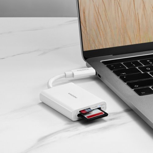Insignia™ - USB-C-to-SD/microSD Dual-Slot Card Reader - White