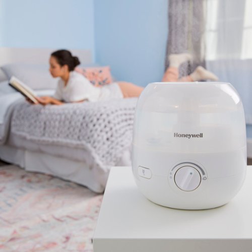 Honeywell - 0.5 gallon Mini Mist Humidifier - White