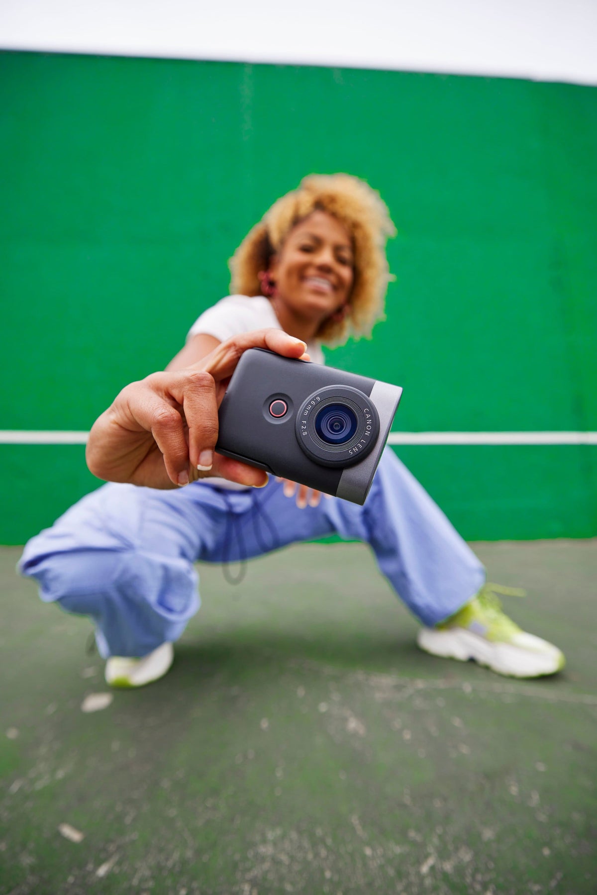 Canon - PowerShot V10 4K Video 20.9-Megapixel Digital Camera for Vloggers and Content Creators - Silver