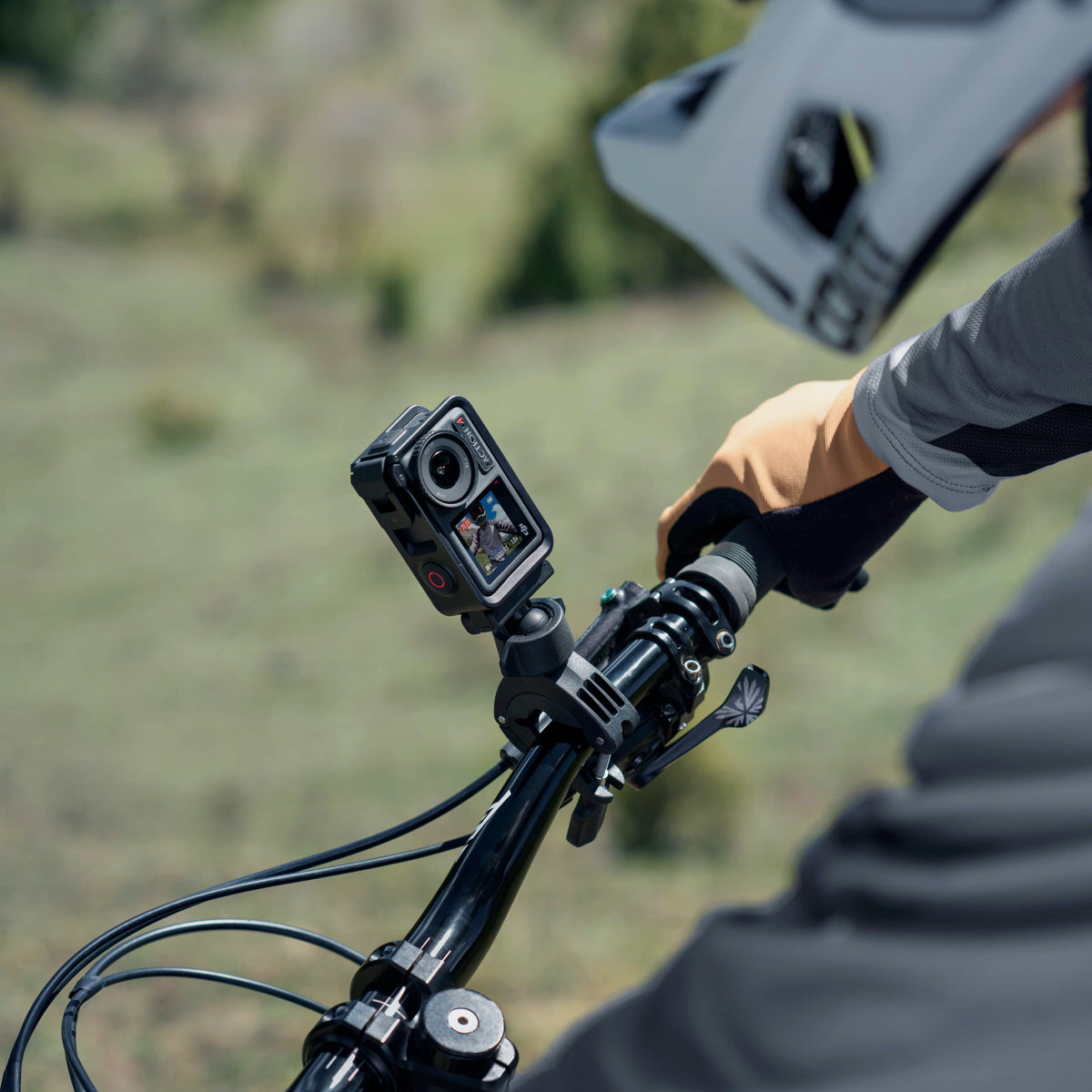 DJI - Osmo Action 4 4K Action Camera Standard Bundle - Gray