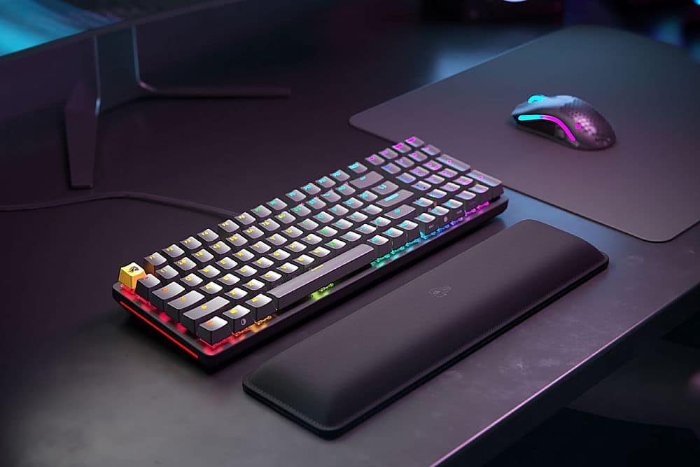 Glorious - GMMK 2 Prebuilt 96% Full Size Wired Mechanical Linear Switch Gaming Keyboard with Hotswappable Switches - Black