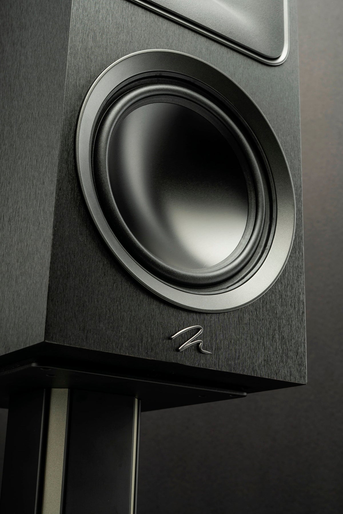 MartinLogan - Motion Foundation B1 2-Way Bookshelf Speaker with 5.5” Midbass Driver (Each) - Black