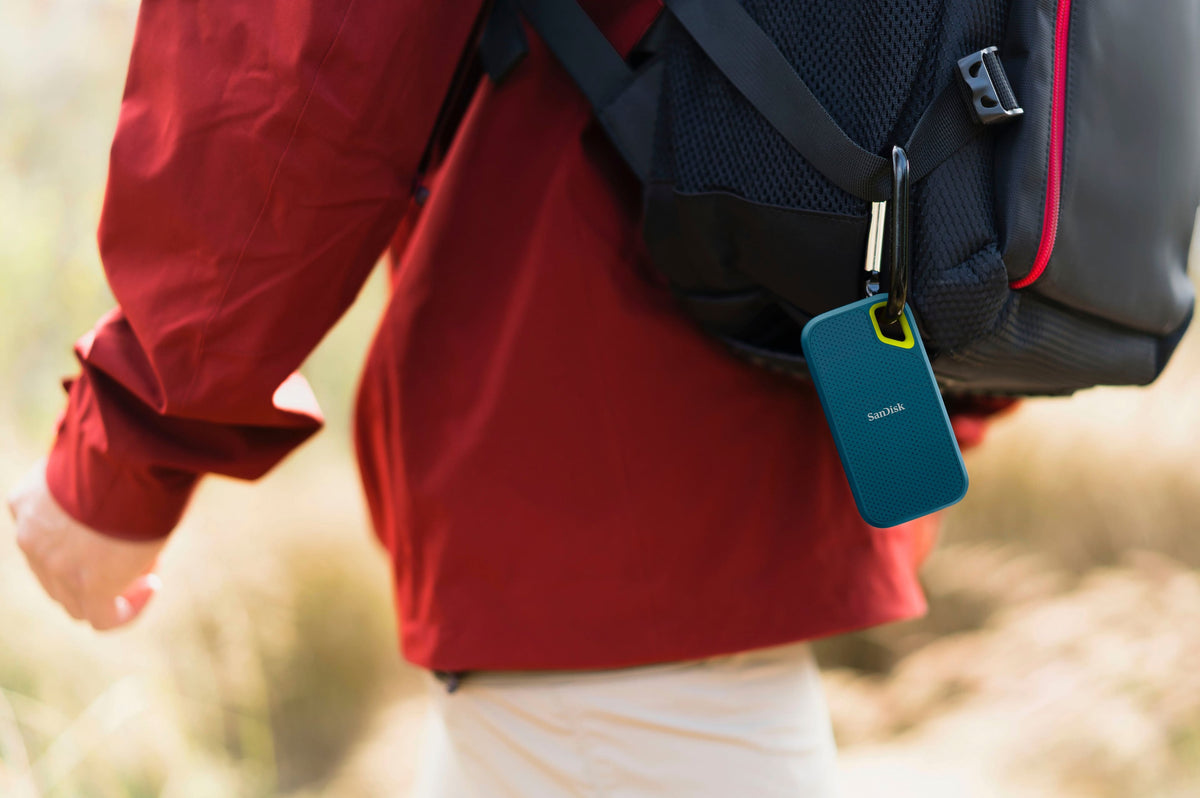 SANDISK - Extreme Portable 2TB External USB-C NVMe SSD - Monterey