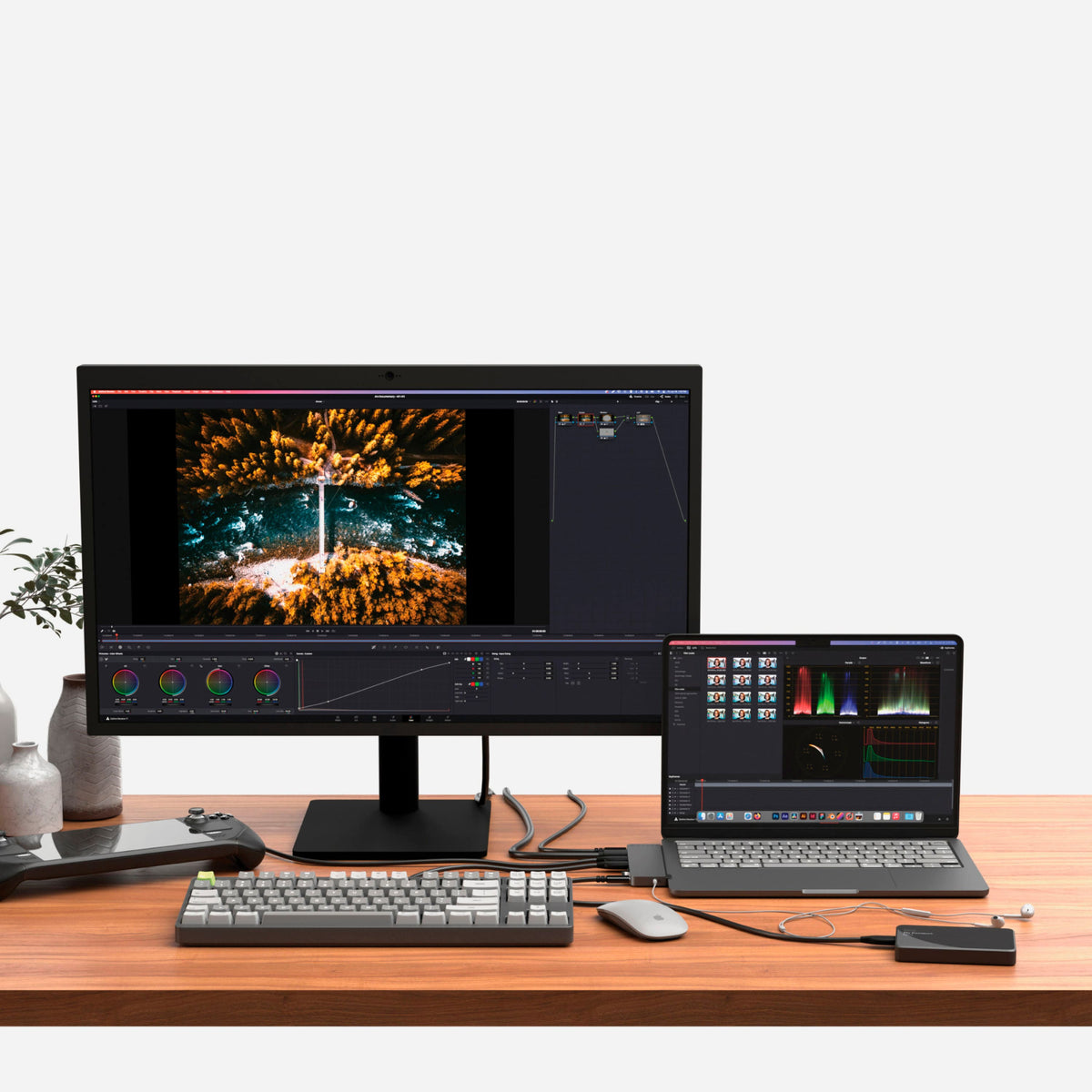 Hyper - HyperDrive Next​ 8 Port USB-C Hub, 4K HDMI, USB4/Thunderbolt 4, 1 USB-C, 2 USB-A, microSD/SD, travel dock for MacBook/PC - Space Gray
