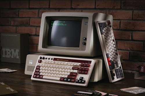 8BitDo - Retro Mechanical Keyboard - Fami Edition