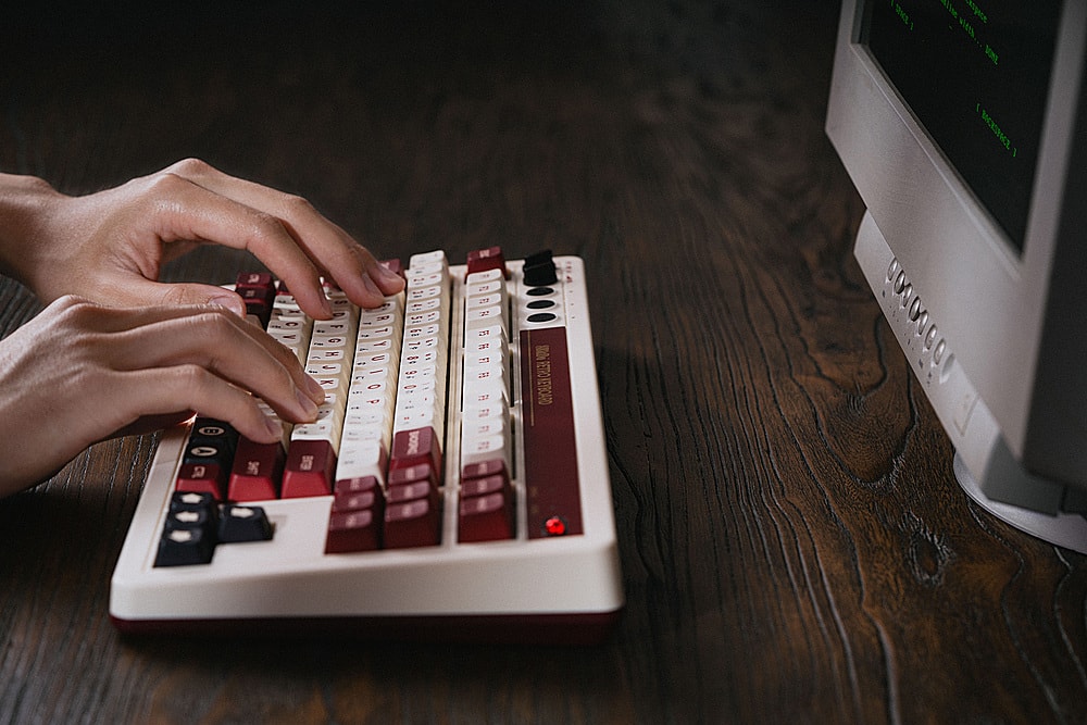 8BitDo - Retro Mechanical Keyboard - Fami Edition