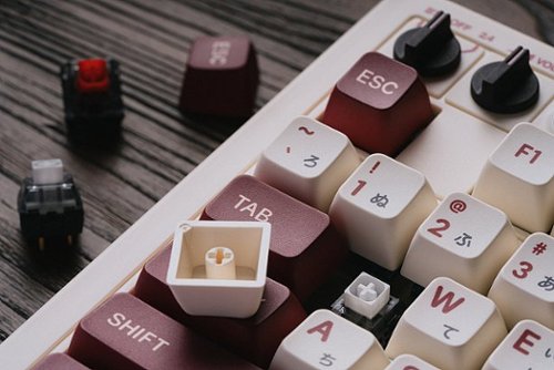 8BitDo - Retro Mechanical Keyboard - Fami Edition