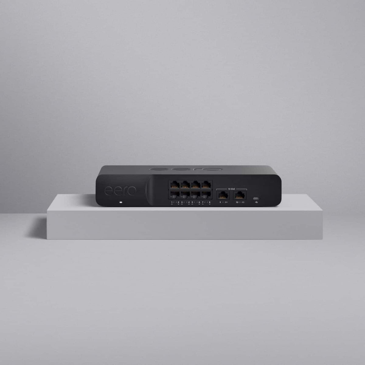 PoE Gateway - Wired eero Router and 10-port PoE+ Smart Network Switch - Black
