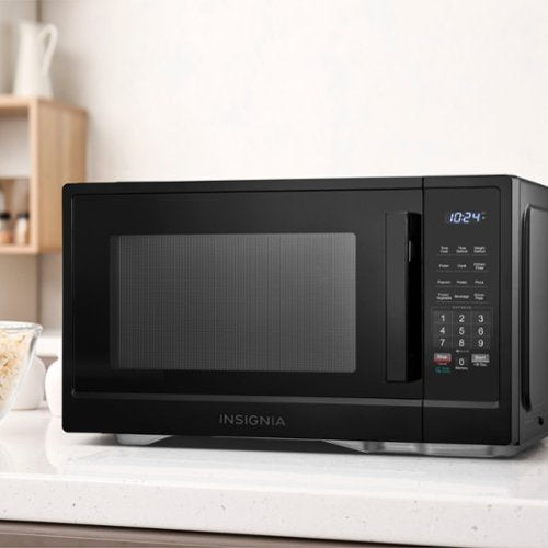 Insignia™ - 1.1 Cu. Ft. Countertop Microwave - Black