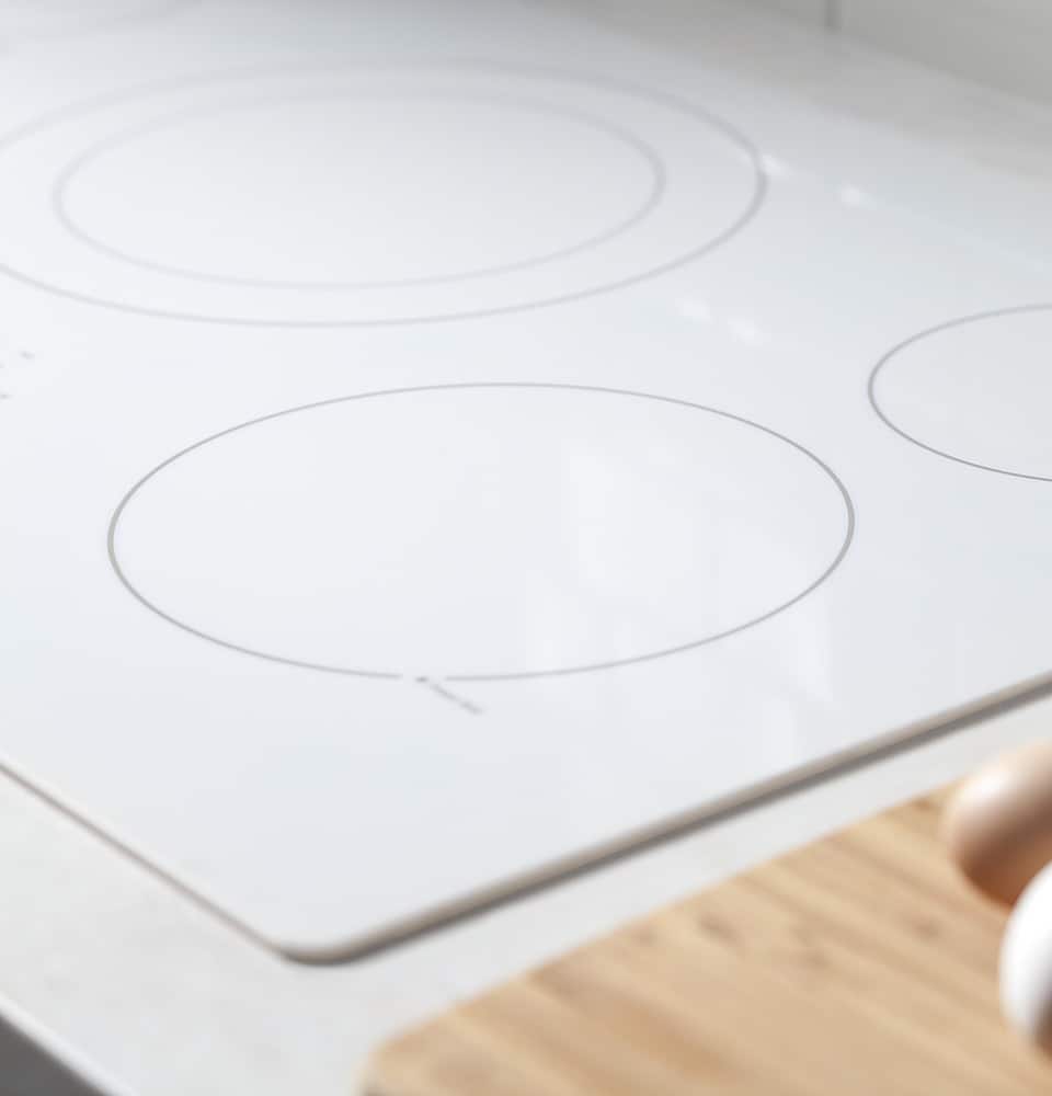 GE - 30" Built-In Electric Cooktop - White