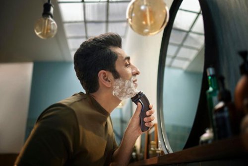 Philips Norelco - Shaver 3600, Rechargeable Wet & Dry electric shaver with Pop-Up Trimmer and Storage Pouch - Storm Blue