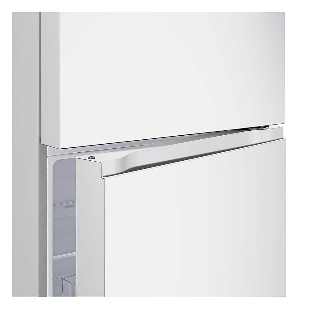 LG - 30-in Wide 17.5 Cu. Ft. Garage Ready Top Freezer Refrigerator with Reversible Doors - White