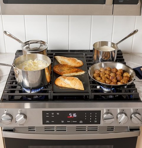 GE - 30 in. Wide 5 Burners 5.3 Cu. Ft. Freestanding Gas Range with Self-Clean and Steam Cleaning Option and Crisp Mode - Stainless Steel