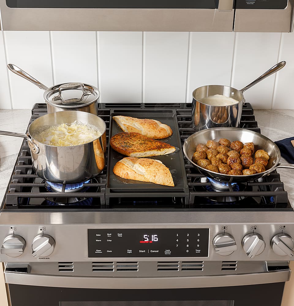 GE - 30 in. Wide 5 Burners 5.3 Cu. Ft. Freestanding Gas Range with Self-Clean and Steam Cleaning Option and Crisp Mode - Stainless Steel