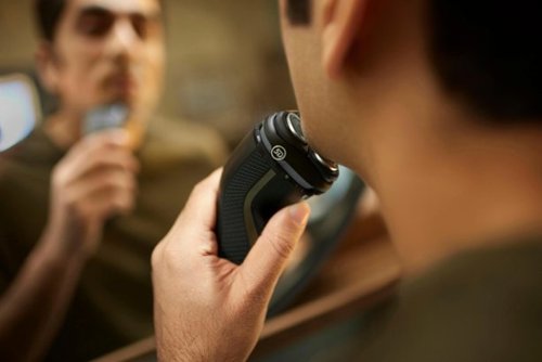 Philips Norelco - Series 3000 Rechargeable Wet/Dry Electric Shaver - Black