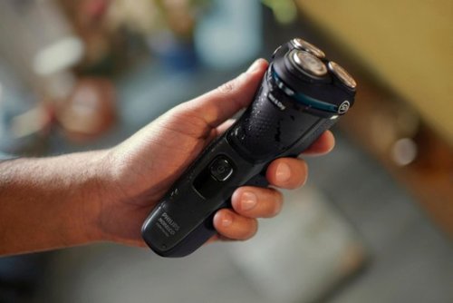 Philips Norelco - Series 3000 Rechargeable Wet/Dry Electric Shaver - Black