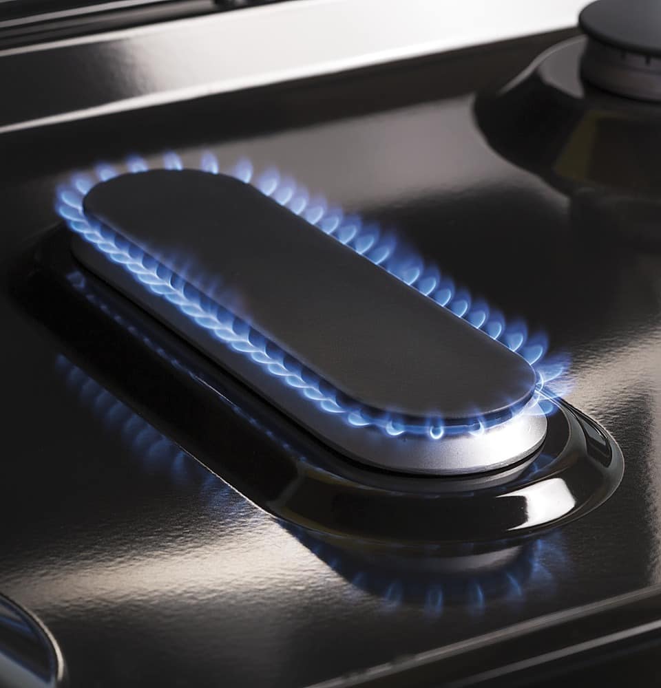 GE - 30 in. Wide 5 Burners 5.3 Cu. Ft. Freestanding Gas Convection Range with Steam Cleaning and EasyWash Oven Tray - Stainless Steel