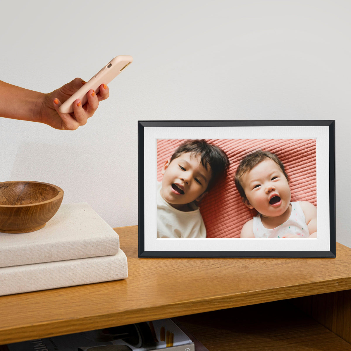 Aura Home - Carver 10" Digital Wifi Frame - Matted Gravel
