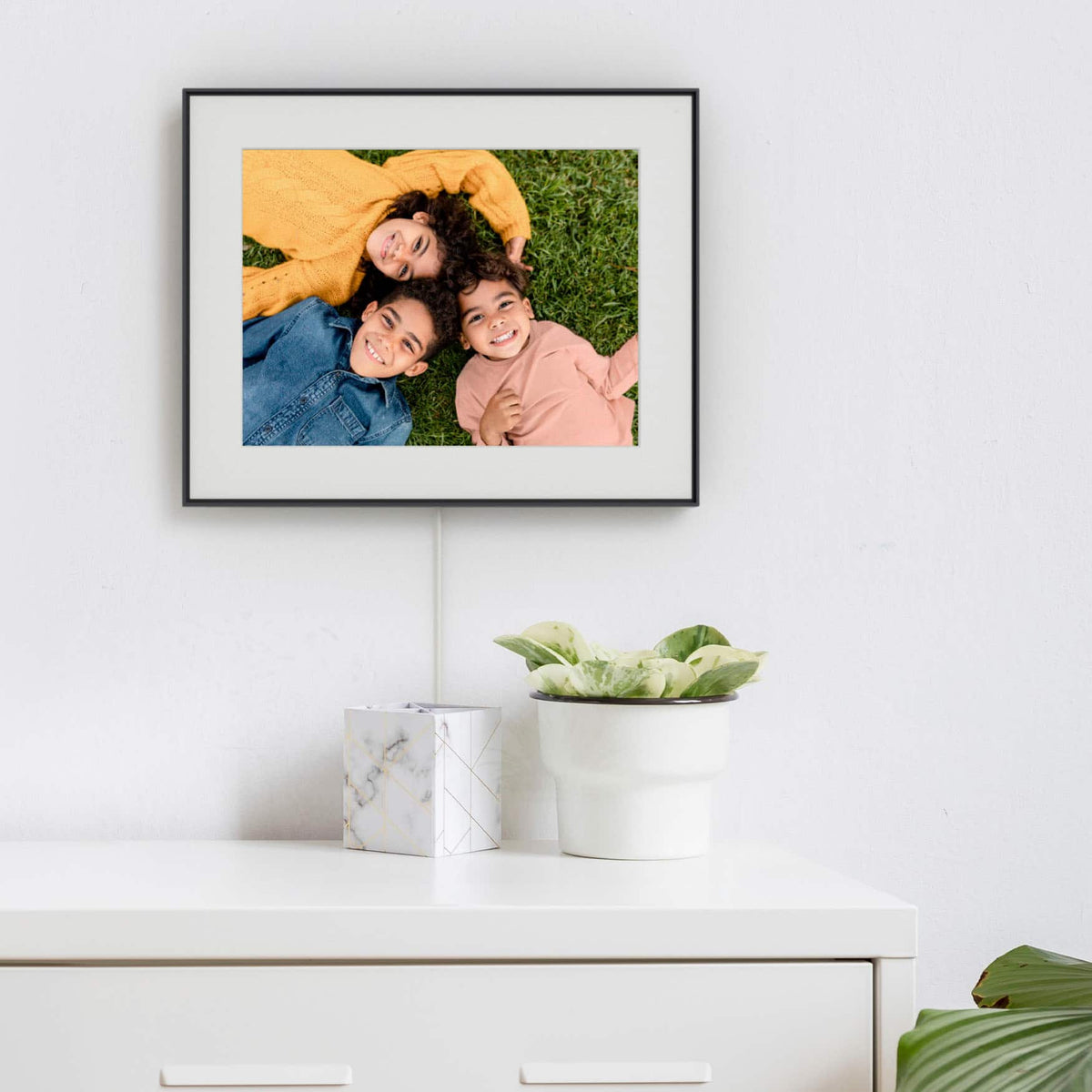 Aura Home - Walden 15" Digital WiFi Frame - Matted Ink
