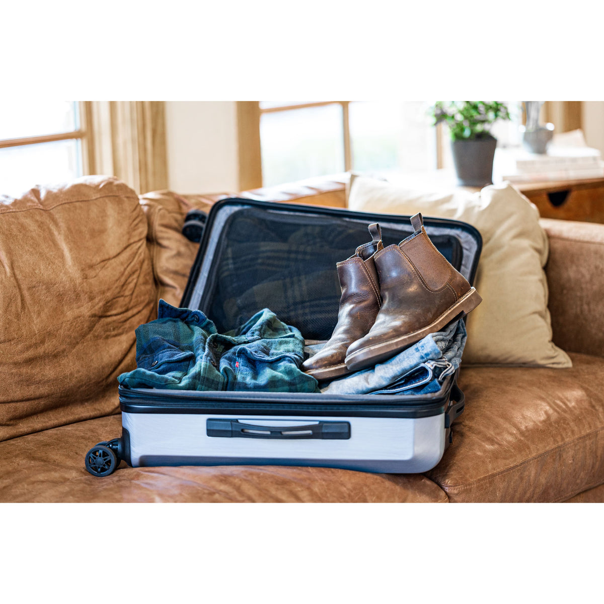 Samsonite - Alliance SE Carry On Spinner Suitcase - Aluminum Silver