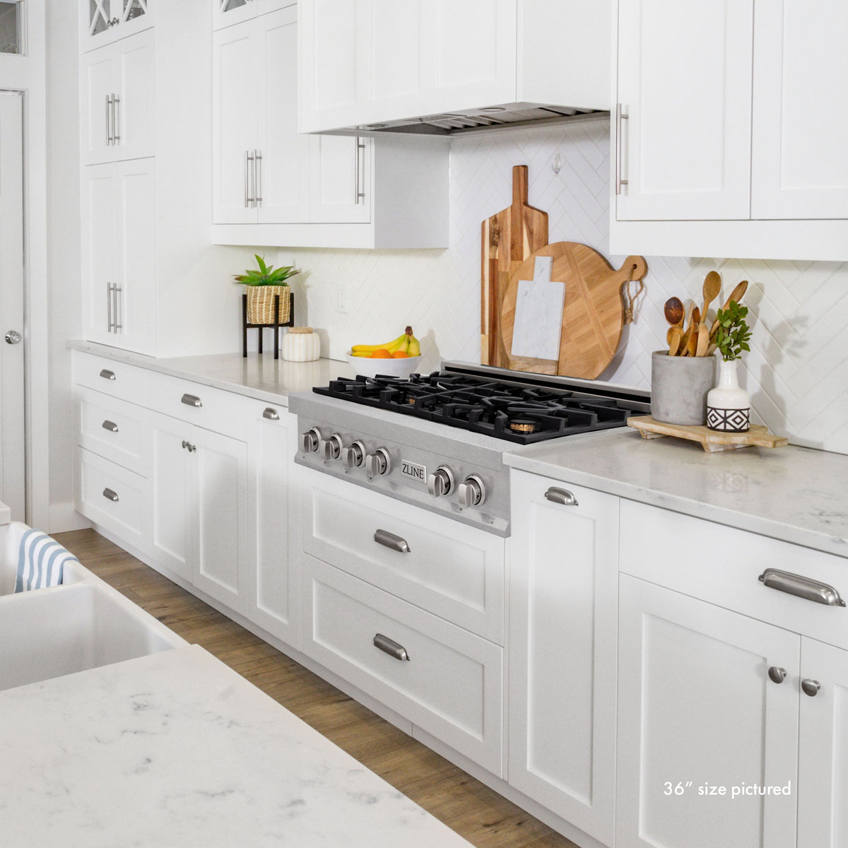 ZLINE - 30 in. Legacy Gas Rangetop with 4 Brass Burners and Porcelain Cooktop in Satin Steel - Satin Stainless Steel